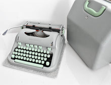 Load image into Gallery viewer, Hermes 3000 Typewriter, Director Speciale Typeface
