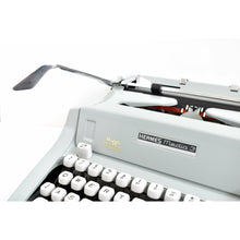 Load image into Gallery viewer, Hermes Media 3 Typewriter, Uncommon Petit Pica Typeface
